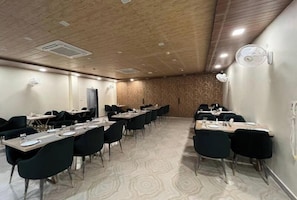 Restaurant - Hotel Kavana (Varanasi)