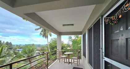 Serene 2 Bdrm Apartment, swimming pool, free Wi-fi, 2 king beds + sofa bed.