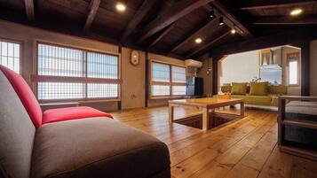 クラシック ハウス マウンテンビュー | リビング エリア