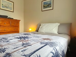 2 chambres, fer et planche à repasser, lit parapluie, Wi-Fi