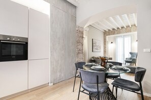 Dining - Easylife - Beautiful apartment in Sarpi (Milano)