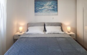 3 chambres, fer et planche à repasser, lit parapluie, Wi-Fi gratuit