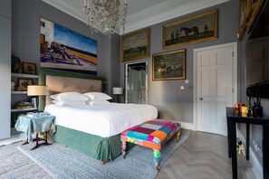 2 bedrooms, iron/ironing board, cots/infant beds, bed sheets