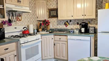 Microwave, oven, stovetop, dishwasher