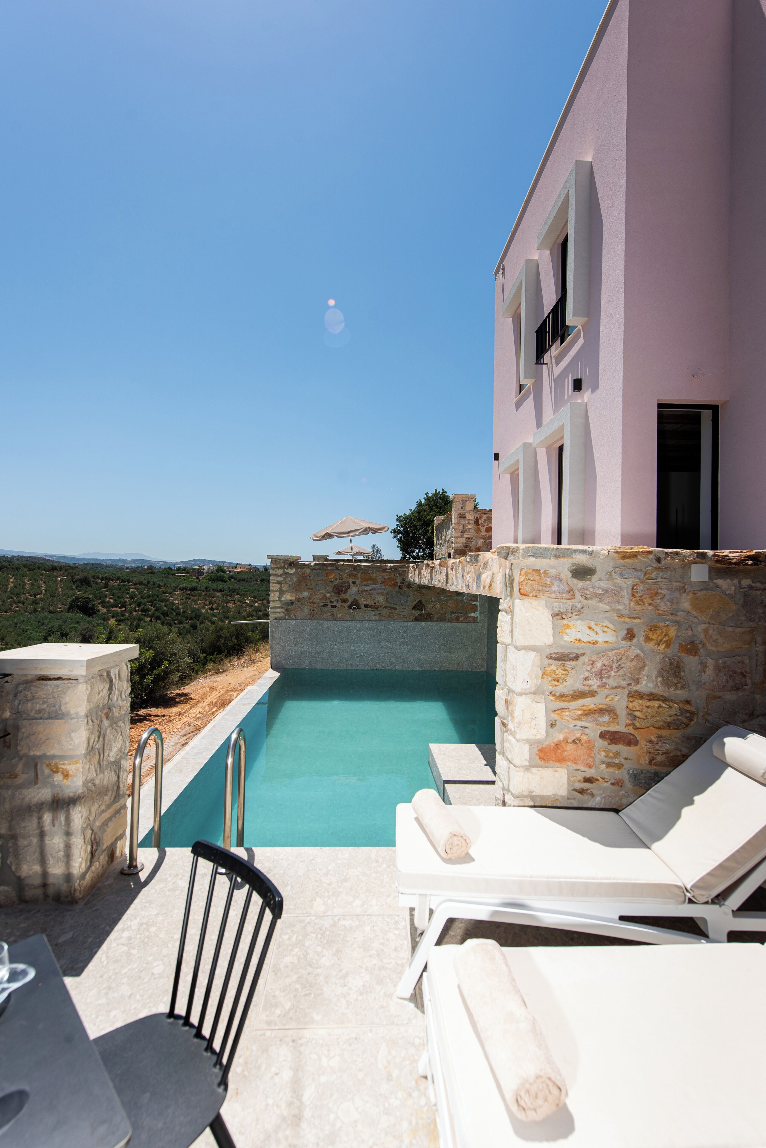 Elite suite, veranda, uitzicht op bergen | Een kluis op de kamer, gratis wifi