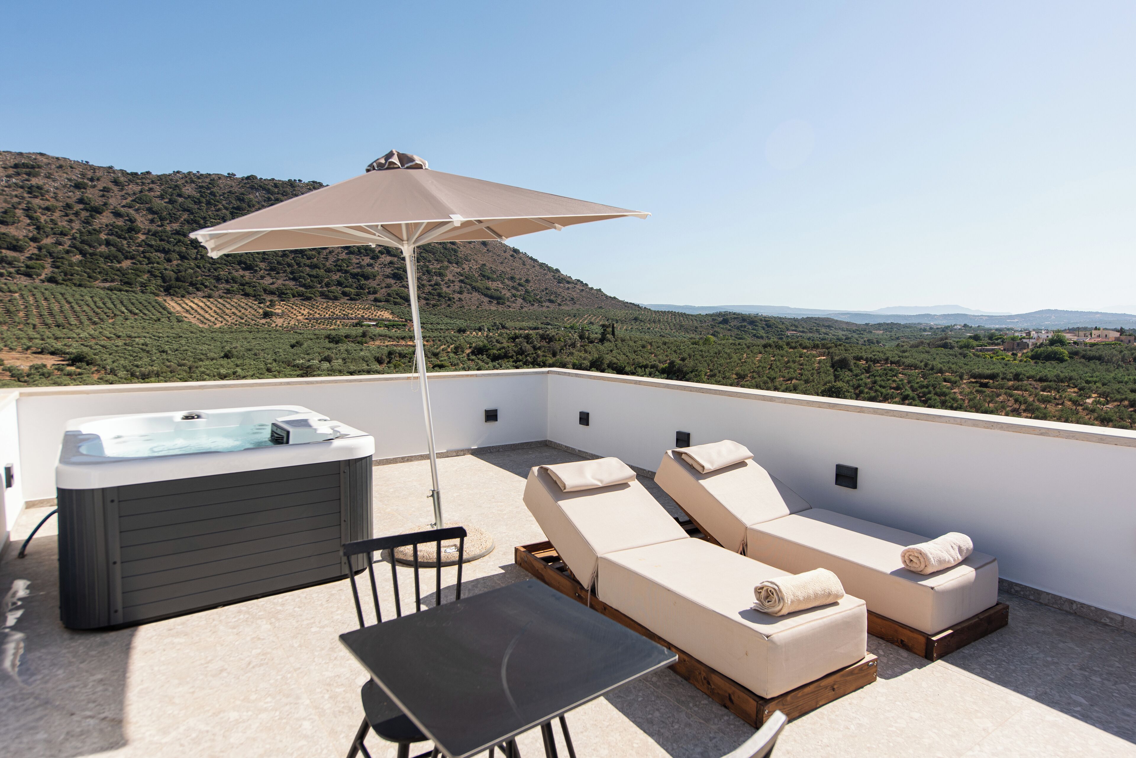 尊贵套房, 山景 | 客房内保险箱、免费 WiFi