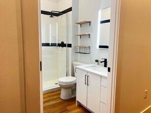 Shower, hair dryer, towels - Urban Sophistication,  Next To The Waterfront (Halifax)