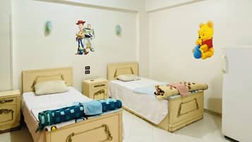 3 bedrooms, in-room safe, iron/ironing board, WiFi