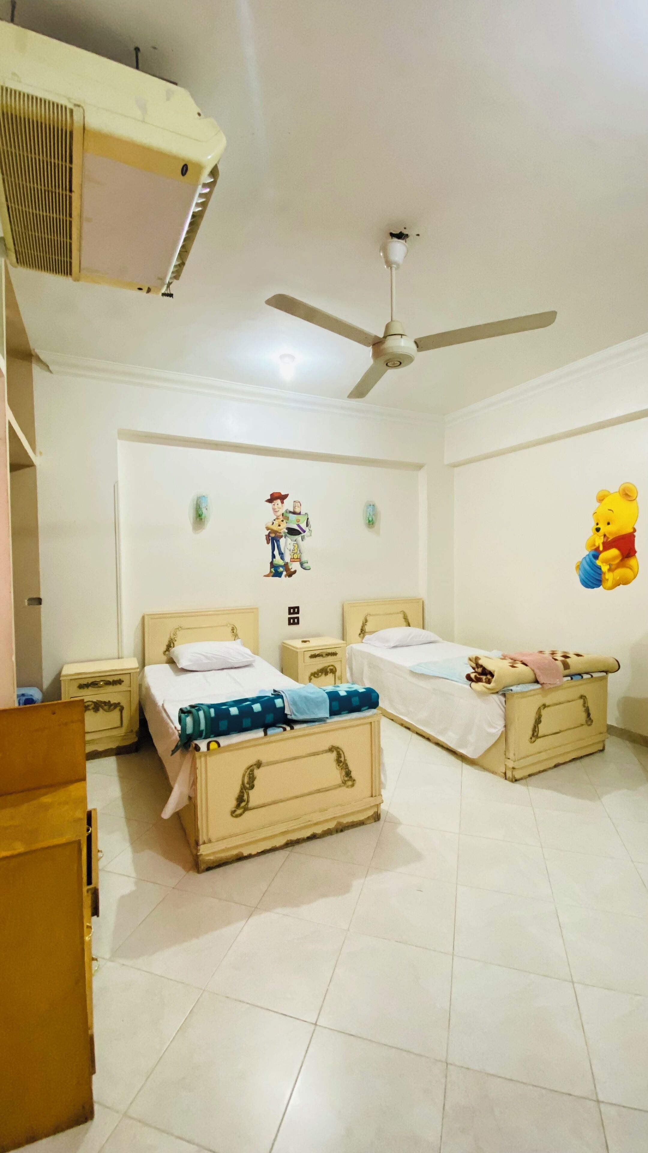 3 quartos, cofres nos quartos, ferros/tábuas de passar roupa, Wi-Fi