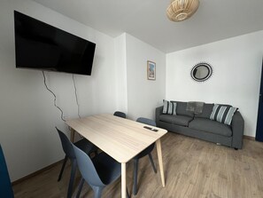 TV - L'Oasis Urbaine - 2-4p, downtown, Place Dalton (Boulogne-sur-Mer)