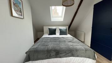 Iron/ironing board, free WiFi, bed sheets