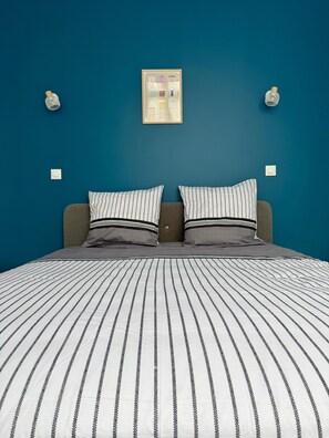 Fer et planche à repasser, Wi-Fi gratuit, draps fournis