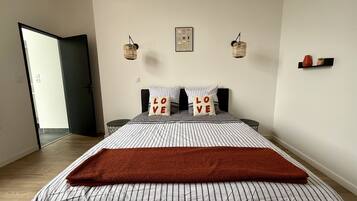 1 chambre, fer et planche Ă  repasser, Wi-Fi gratuit, draps fournis