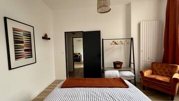 1 chambre, fer et planche Ă  repasser, Wi-Fi gratuit, draps fournis