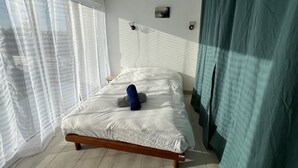4 عدّة غرف نوم ومكواة/لوح كي وواي فاي مجانًا وملاءات أسرّة