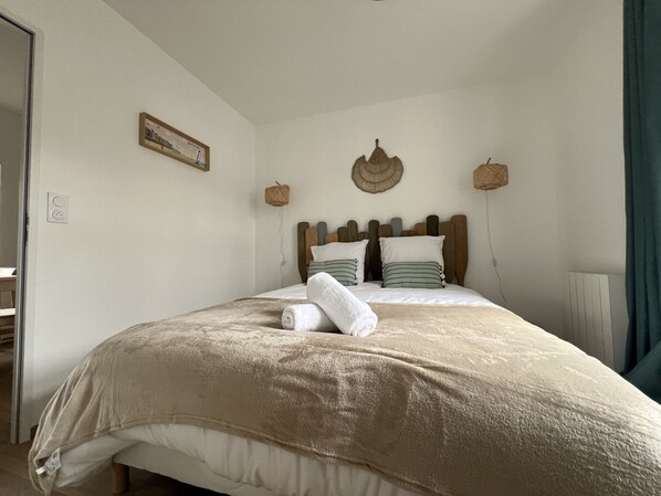 1 chambre, fer et planche à repasser, Wi-Fi gratuit, draps fournis