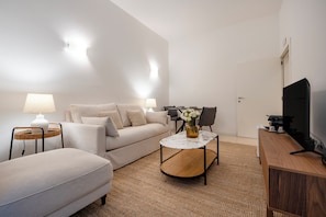 Ropa de cama de alta calidad y minibar con artículos gratuitos 