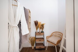 Wardrobe - Private Luxury Suite in Bari Center (Bari)