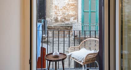 Private Luxury Suite in Bari Center