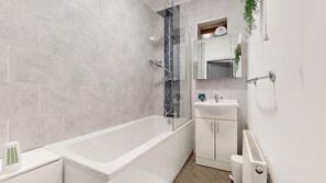 Artículos de tocador ecológicos, secador de pelo, toallas, jabón