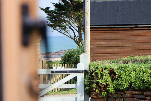 Property grounds - Beachside holiday home (Padstow)
