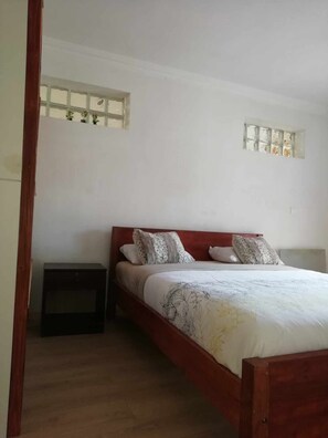 3 dormitorios, tabla de planchar con plancha, wifi y ropa de cama