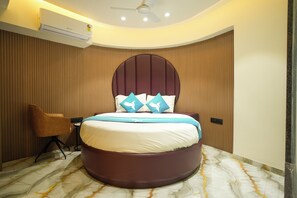 Suit Room | Free WiFi - Privilon Hotel SBR (Ahmedabad)