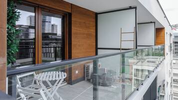 Klassiek appartement, balkon, uitzicht op binnenplaats | Balkon