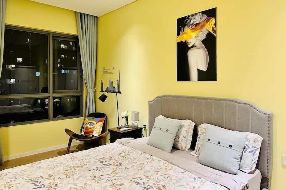 Basic Apartment, Balcony, City View | 2 bilik tidur, peti besi dalam bilik, meja, ruang kerja komputer riba