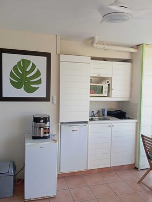 Comfort Apartment, Balcony, Sea View | Private kitchen - TROPIC Appartements village vacances (Sainte-Anne)