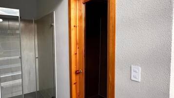 Sauna, steam room