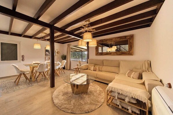 Living area - The place where to have fun and relax with family and friends among nature & sun (malaga)