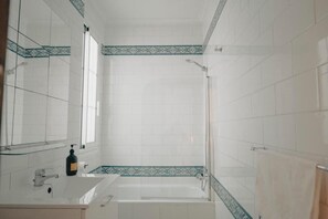 Towels, toilet paper