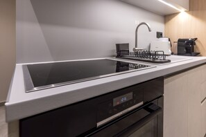 Luxury Studio, City View | Private kitchen | Espresso maker, coffee/tea maker, electric kettle - Phaedrus Living Athens Luxury Residences Aurora (Athens)