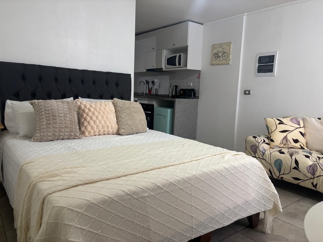 Amelia Studio | 1 室のベッドルーム、低刺激性寝具、羽毛の掛け布団、客室ごとに異なる装飾