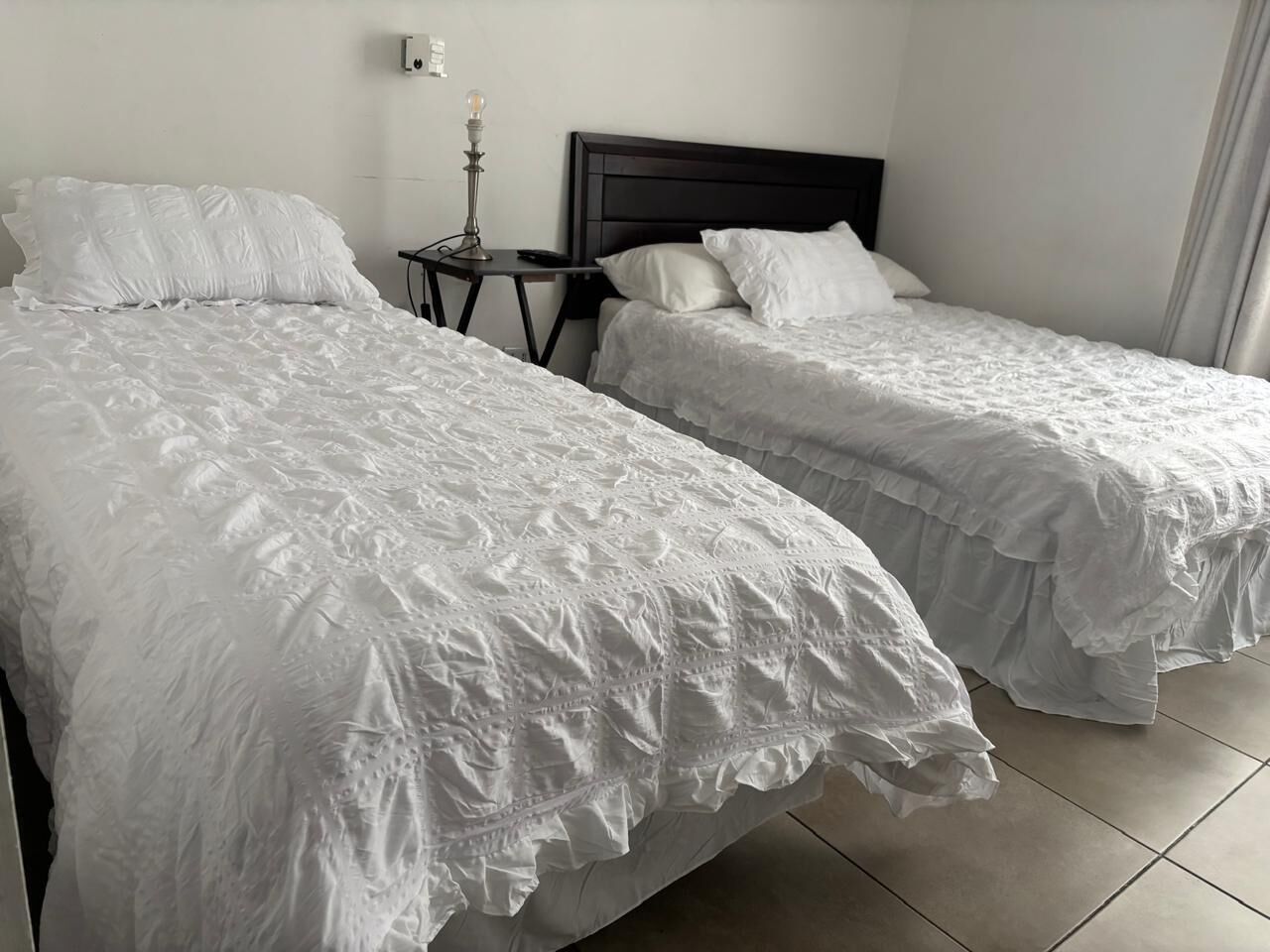 Urban Studio in Santiago | 1 室のベッドルーム、低刺激性寝具、羽毛の掛け布団、客室ごとに異なる装飾