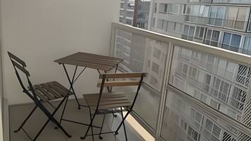 Apartment | Outdoor dining