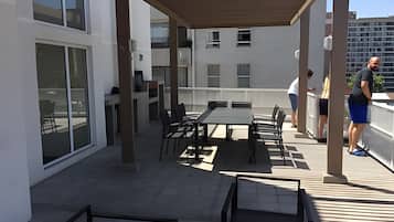 Apartment | Outdoor dining