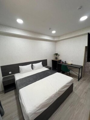 Habitación doble | Escritorio, insonorización y wifi gratis 