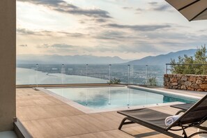 Villa | 9 bedrooms, desk, soundproofing - Kalma Luxury Villas Kalamata (Kalamata)
