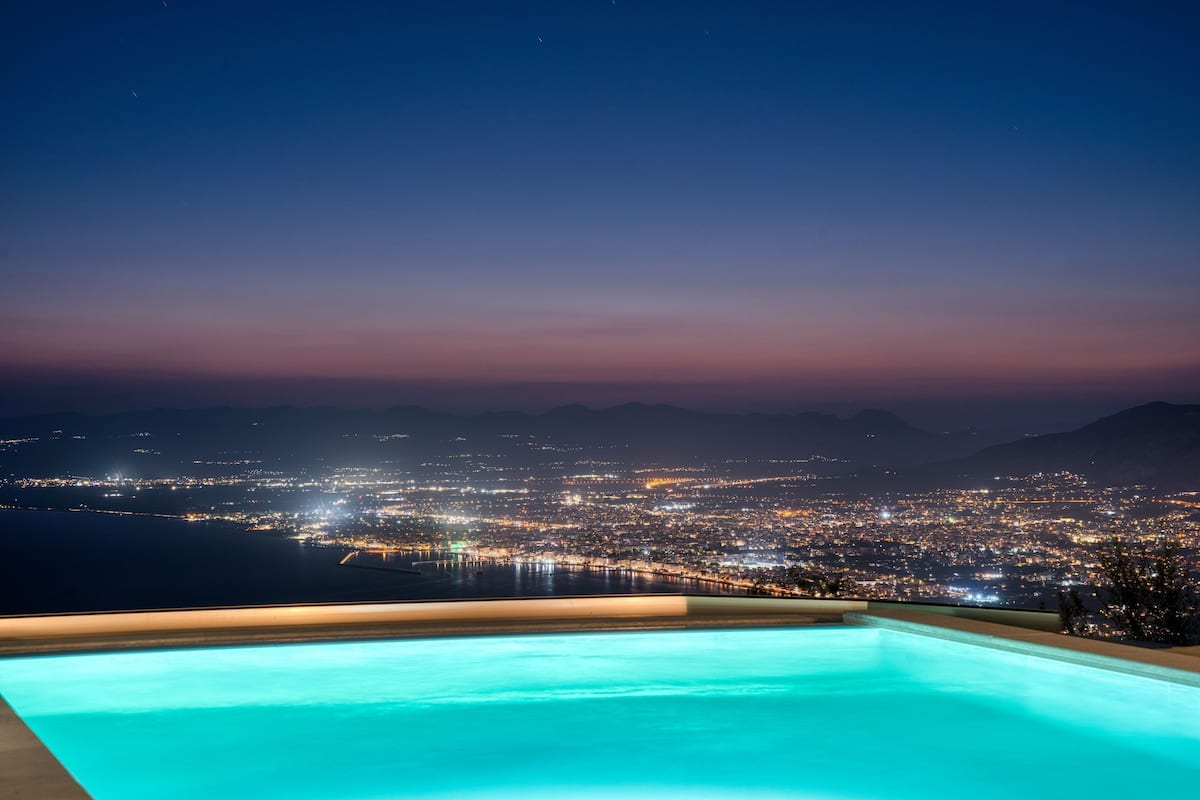 Villa | 9 bedrooms, desk, soundproofing