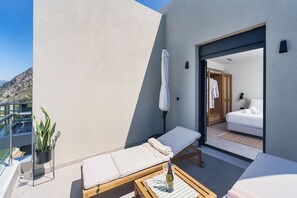 Villa | 9 bedrooms, desk, soundproofing - Kalma Luxury Villas Kalamata (Kalamata)