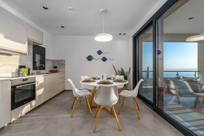 Vila | 9 kamar tidur, meja kerja, dan kedap suara