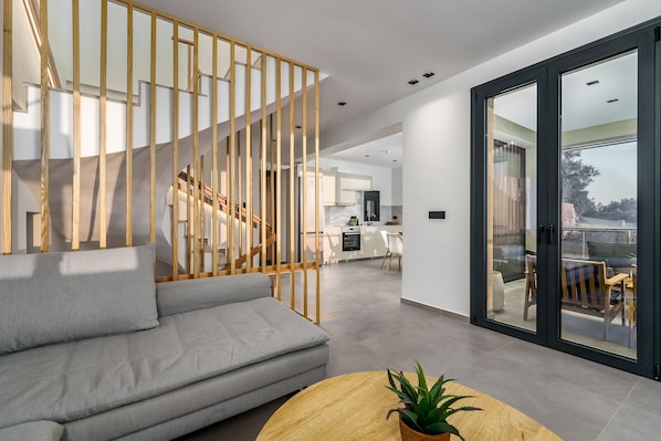 9 bedrooms, desk, soundproofing - Kalma Luxury Villas Kalamata (Kalamata)