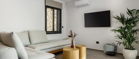 Villa | 9 bedrooms, desk, soundproofing