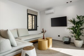 Villa | 9 bedrooms, desk, soundproofing - Kalma Luxury Villas Kalamata (Kalamata)