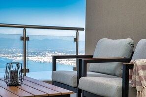 9 bedrooms, desk, soundproofing - Kalma Luxury Villas Kalamata (Kalamata)