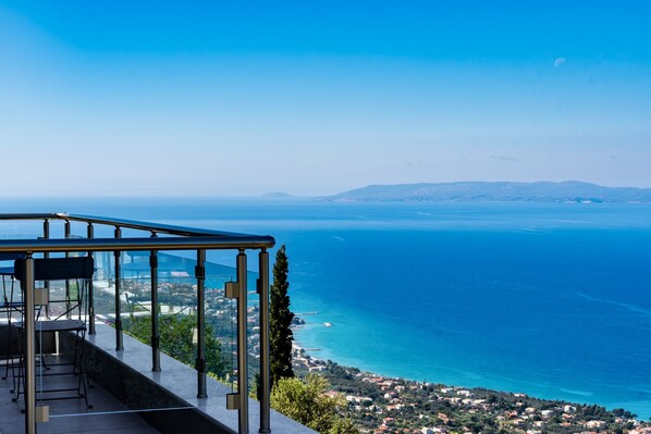 9 bedrooms, desk, soundproofing - Kalma Luxury Villas Kalamata (Kalamata)