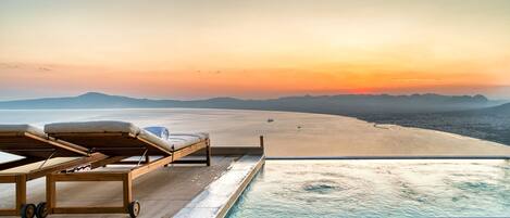 Villa | 9 bedrooms, desk, soundproofing