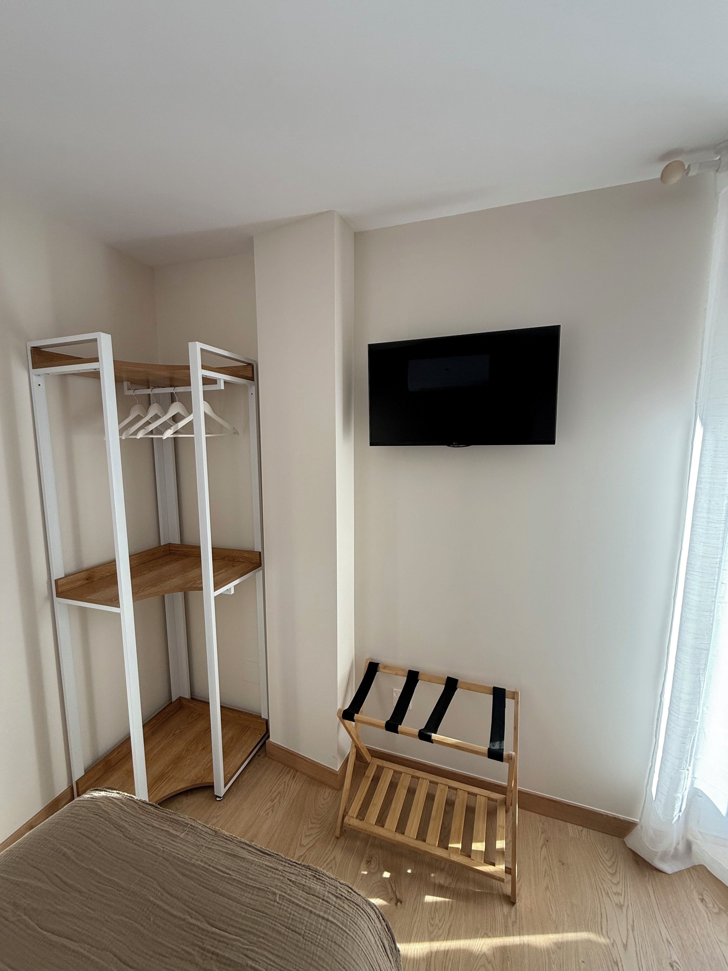 Triple Room, 3 Twin Beds, Private Bathroom | Free WiFi, bed sheets